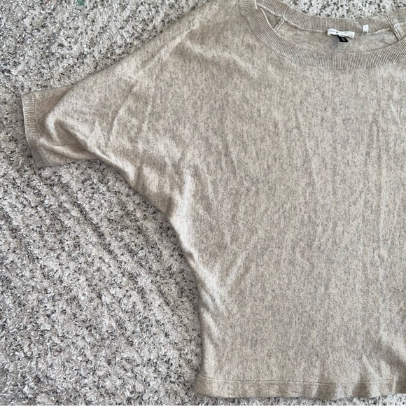 Vince Cashmere Beige Gray light Knit top 3/4 sleeve oversized loose neckline XS - Picture 2 of 7